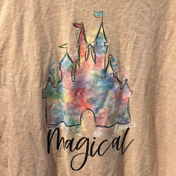 Disney castle t-shirt - Picture 2 of 2
